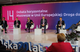 Uczestnicy debaty na na 14. Forum Rozwoju Mazowsza